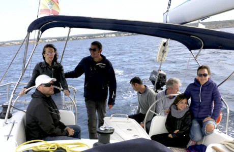 Muchas ganas de navegar en Jornada del Arenal - club de navegación club nautico alquiler de embarcaciones